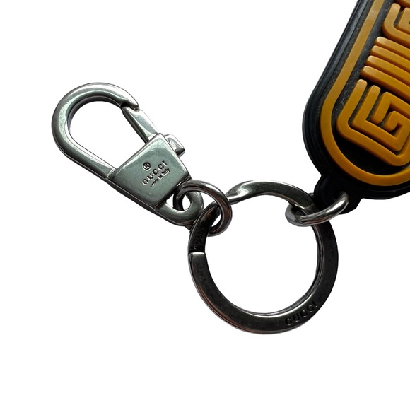 Gucci Techno Logo Keychain - Picture 4 of 7